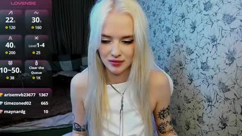 Snapshot of healing__girl chatting on 01/29/25, 01:17 Valeria online show from 01/29/25, 01:17