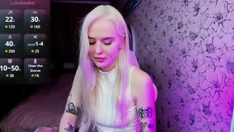 Snapshot of healing__girl chatting on 02/15/25, 01:16 Valeria online show from 02/15/25, 01:16