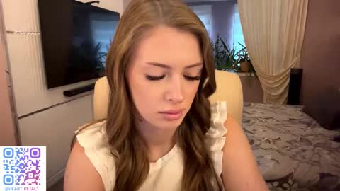 Mona online show from 11/08/25, 09:20