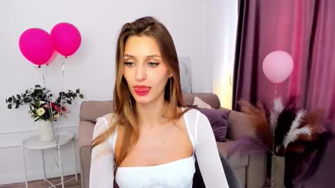 heartedlove_1 online show from 09/12/25, 06:57