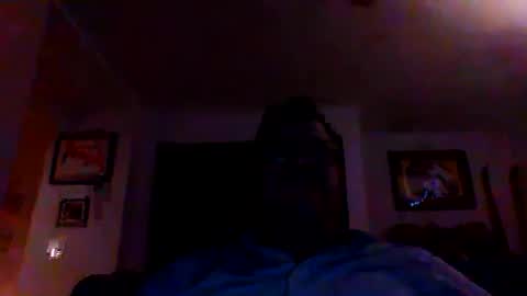 Snapshot of heartofadog604 chatting on 12/03/24, 04:03 MT online show from 12/03/24, 04:03
