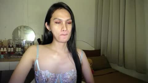 heather_bbyy online show from 11/19/25, 07:58