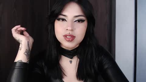 Snapshot of heatherdemonzx_ chatting on 10/03/25, 10:18 HEATHER DEMONZX Please help me to reach 100 thumbs up online show from 10/03/25, 10:18