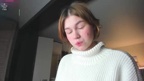 Snapshot of heathernextdoor chatting on 11/26/25, 03:29 Heather online show from 11/26/25, 03:29