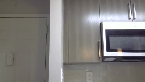 Snapshot of heatwavee chatting on 10/31/25, 03:35 heatwavee online show from 10/31/25, 03:35