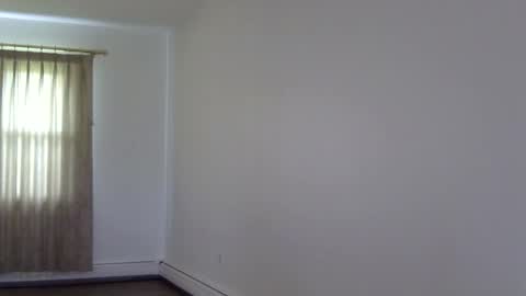 Snapshot of heatwavee chatting on 11/14/25, 04:06 heatwavee online show from 11/14/25, 04:06