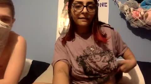 Snapshot of heavensbunny chatting on 02/09/25, 03:22 heaven the muslim slut online show from 02/09/25, 03:22
