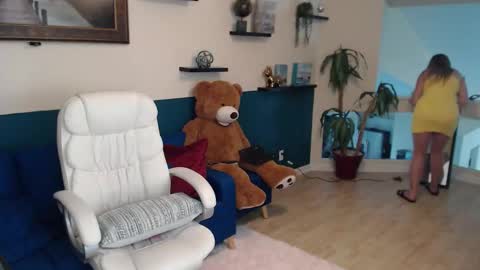 hebelongs2her online show from 10/28/25, 07:05