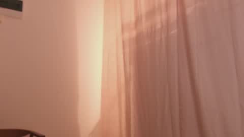 Snapshot of hee_jeen chatting on 12/24/24, 10:39 Jeen online show from 12/24/24, 10:39