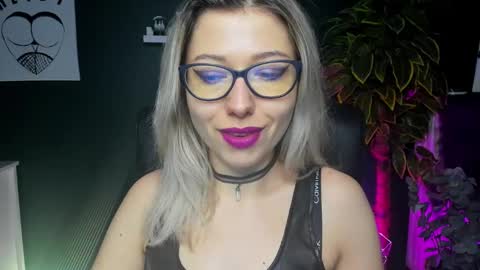 Snapshot of heidi_pleasure chatting on 12/02/24, 07:36 Heidi online show from 12/02/24, 07:36