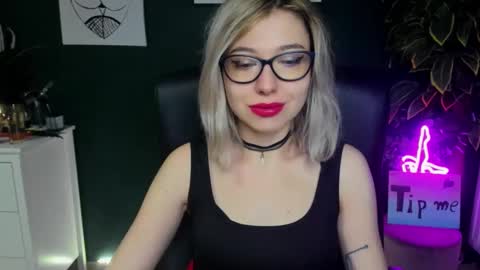 Snapshot of heidi_pleasure chatting on 01/22/25, 05:26 Heidi online show from 01/22/25, 05:26