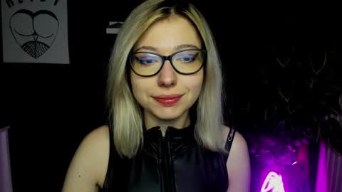 Snapshot of heidi_pleasure chatting on 02/11/25, 07:23 Heidi online show from 02/11/25, 07:23