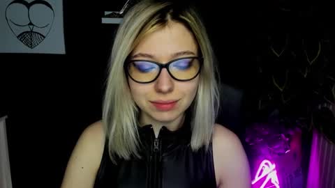 Snapshot of heidi_pleasure chatting on 02/11/25, 10:48 Heidi online show from 02/11/25, 10:48