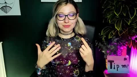 Snapshot of heidi_pleasure chatting on 02/13/25, 10:34 Heidi online show from 02/13/25, 10:34