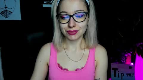 Snapshot of heidi_pleasure chatting on 02/14/25, 07:38 Heidi online show from 02/14/25, 07:38