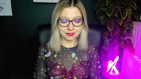 Snapshot of heidi_pleasure chatting on 03/07/25, 07:52 Heidi online show from 03/07/25, 07:52