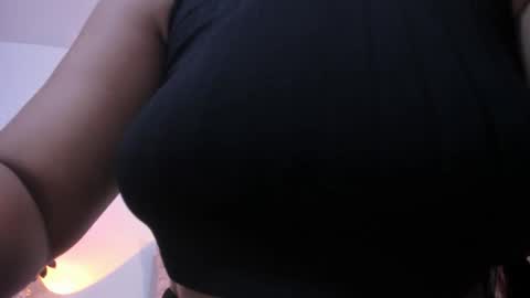 Snapshot of heidimountain chatting on 10/13/25, 10:10 Anny Ferreiro online show from 10/13/25, 10:10