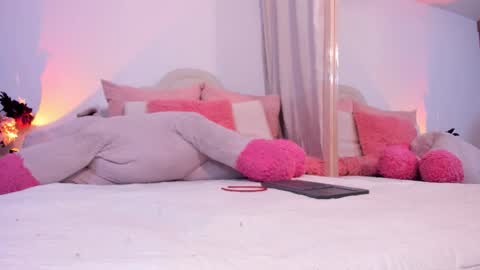 Snapshot of heidimountain chatting on 10/27/25, 10:47 Anny Ferreiro online show from 10/27/25, 10:47