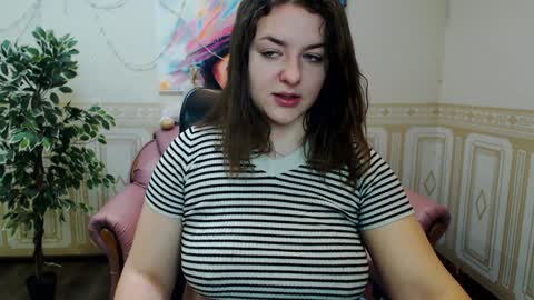 Snapshot of helen_elliot chatting on 02/04/25, 07:07 Helen Elliot online show from 02/04/25, 07:07