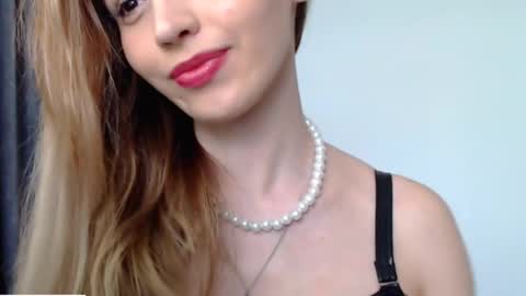 helen_quinn online show from 10/25/25, 08:55