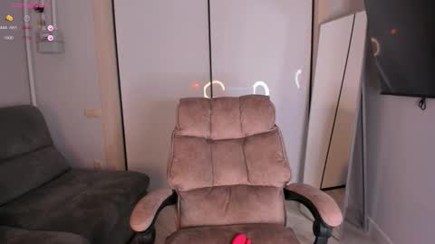 Helen online show from 10/06/25, 04:48