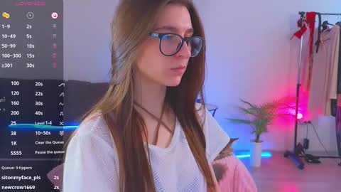 Snapshot of helenmann_ chatting on 03/12/25, 09:55 online show from 03/12/25, 09:55