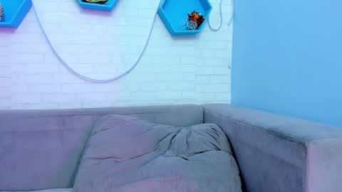 Snapshot of helenn_monroy1 chatting on 02/12/25, 06:09 online show from 02/12/25, 06:09