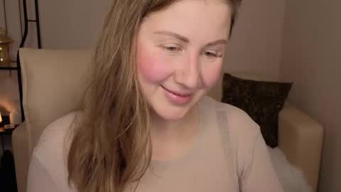 Snapshot of helens_lov chatting on 11/03/25, 02:02 Helen online show from 11/03/25, 02:02