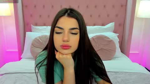 Snapshot of helentiny chatting on 10/08/25, 12:25 Helen online show from 10/08/25, 12:25