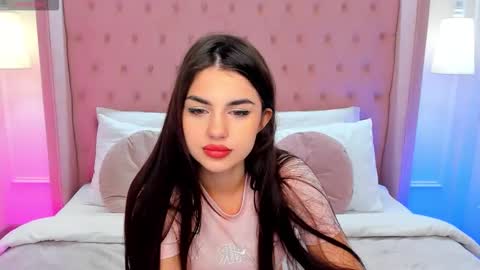 Snapshot of helentiny chatting on 11/13/25, 01:32 Helen online show from 11/13/25, 01:32