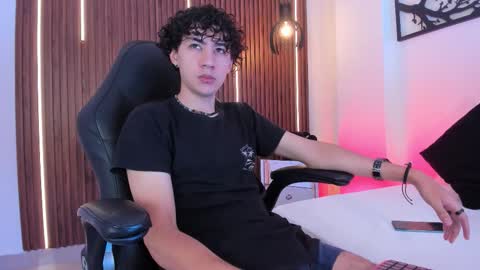 helios_obscuro online show from 10/13/25, 12:49