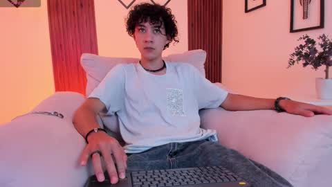 helios_obscuro online show from 11/01/25, 02:57