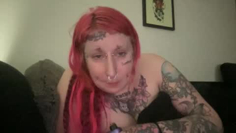 Snapshot of hell0kittyblood chatting on 02/25/25, 07:09 Bunnie Rotz online show from 02/25/25, 07:09