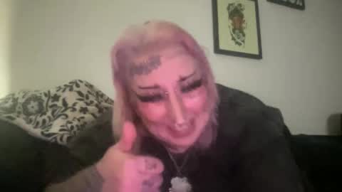 Snapshot of hell0kittyblood chatting on 03/05/25, 04:02 Bunnie Rotz online show from 03/05/25, 04:02