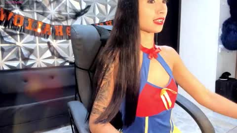Snapshot of hellen_tease chatting on 10/29/25, 01:24 Hellen online show from 10/29/25, 01:24