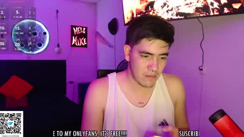 Snapshot of hellmike_ chatting on 01/08/25, 01:00 Call me Mike-----INSTAGRAM hellofmike INDEPENDENT MODEL online show from 01/08/25, 01:00