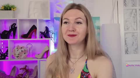 Snapshot of hello_lisha chatting on 01/09/25, 08:13 Alisia Monday to Friday from 10 am to 4 pm GMT 2 online show from 01/09/25, 08:13