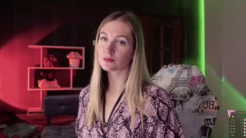 Alisia  Monday to Friday from 10 am to 4 pm GMT 2 online show from 10/20/25, 08:15