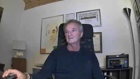 Snapshot of helmut227 chatting on 11/09/25, 09:57 helmut227 online show from 11/09/25, 09:57