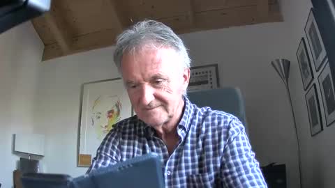 Snapshot of helmut227 chatting on 11/15/25, 02:02 helmut227 online show from 11/15/25, 02:02