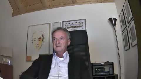 Snapshot of helmut227 chatting on 11/22/25, 09:36 helmut227 online show from 11/22/25, 09:36