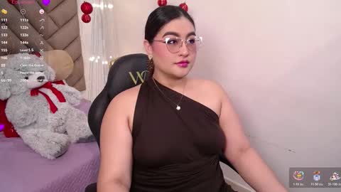 Snapshot of heluejamil chatting on 11/13/25, 09:03 Zahira online show from 11/13/25, 09:03