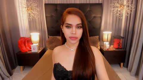 Snapshot of hennessygoddess69 chatting on 01/27/25, 11:22 HENNESSY online show from 01/27/25, 11:22
