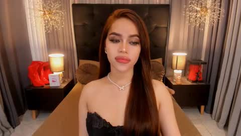 Snapshot of hennessygoddess69 chatting on 02/01/25, 01:44 HENNESSY online show from 02/01/25, 01:44