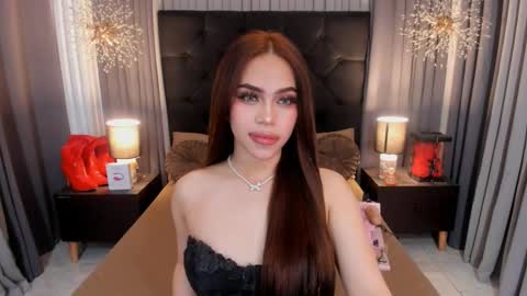 Snapshot of hennessygoddess69 chatting on 02/01/25, 07:02 HENNESSY online show from 02/01/25, 07:02