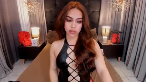 Snapshot of hennessygoddess69 chatting on 02/04/25, 05:10 HENNESSY online show from 02/04/25, 05:10