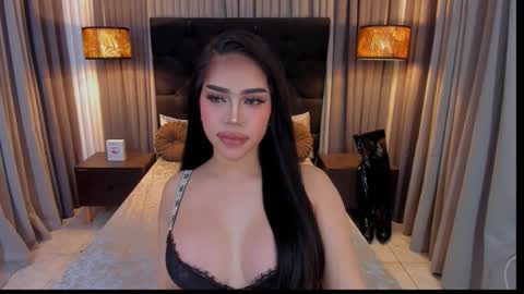 Snapshot of hennessygoddess69 chatting on 09/14/25, 08:24 HENNESSY online show from 09/14/25, 08:24