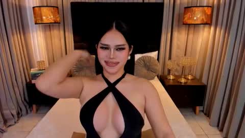 Snapshot of hennessygoddess69 chatting on 11/20/25, 03:56 HENNESSY online show from 11/20/25, 03:56