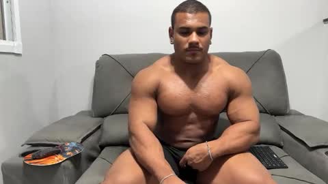 Snapshot of henrimusclee chatting on 03/12/25, 09:35 Henri online show from 03/12/25, 09:35