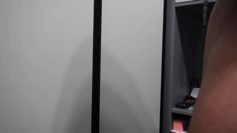 Snapshot of henrimusclee chatting on 09/10/25, 05:29 Henri online show from 09/10/25, 05:29